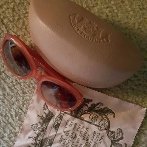 Juicy Couture Sunglasses Mint cond, With case